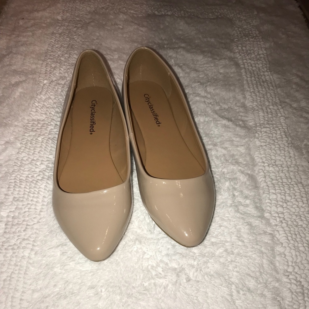 nude flats!